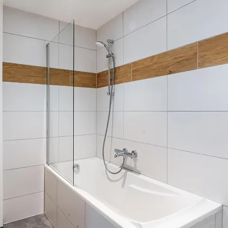 Gemuetlich 6 * 비상부르